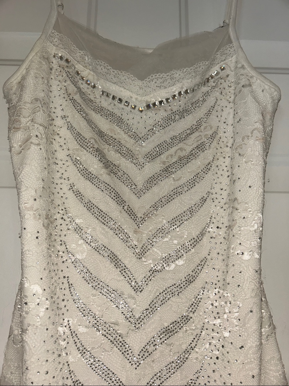 YA LA Embellished Tank Top L Ivory Y2K Sequin Chevron Cami Glam Fitted Vintage - Picture 2 of 12